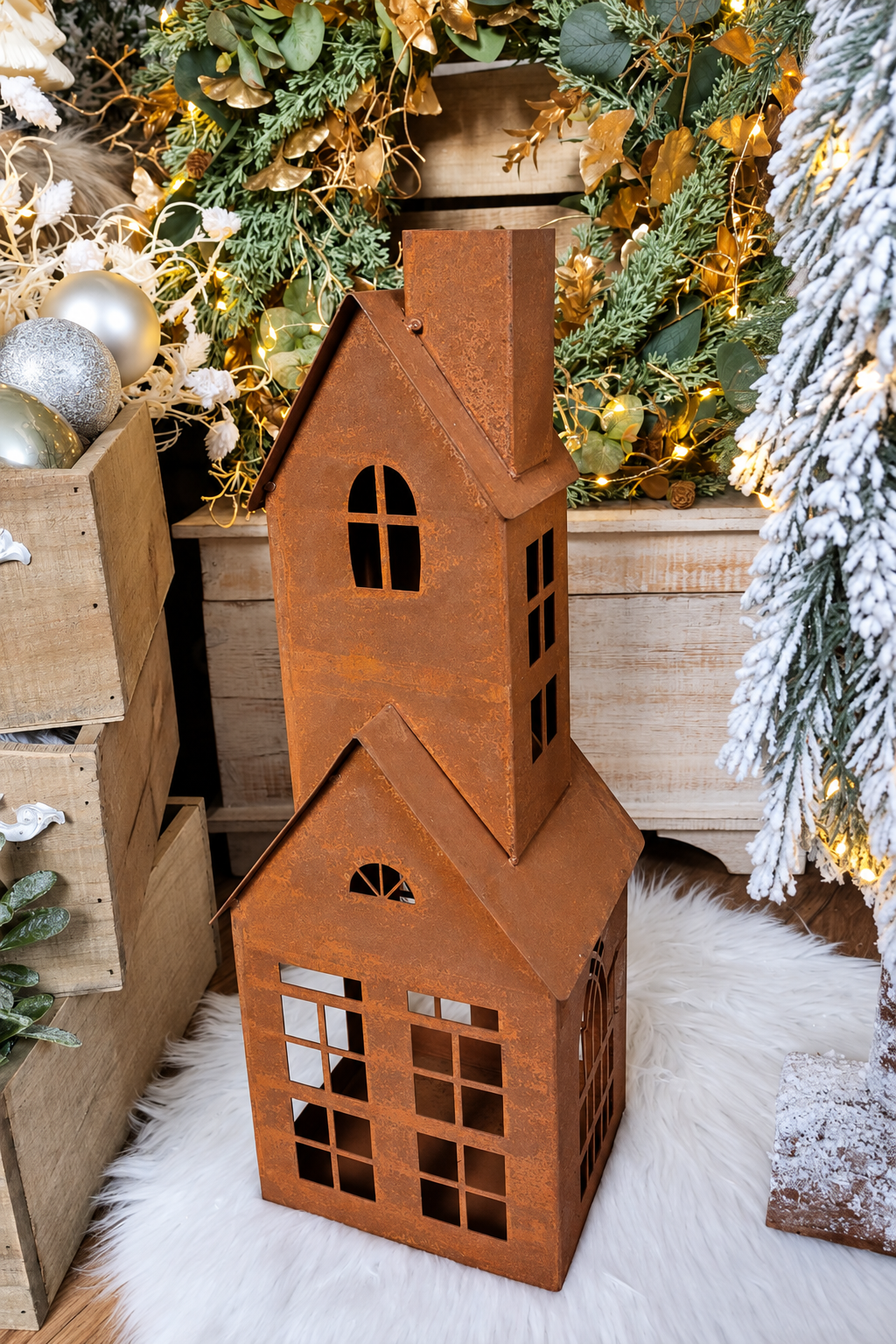 Hrdzavý kovový kostolík na sviečku 40 × 13 cm