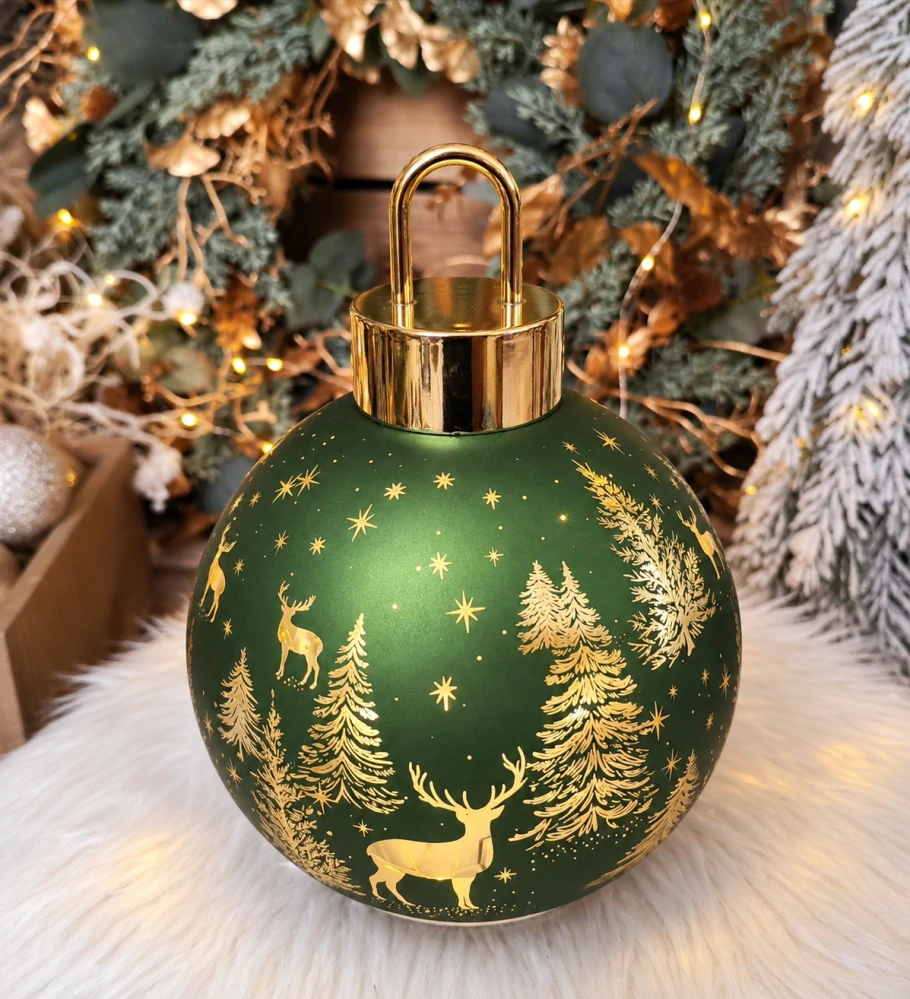 Vianočná sklenená LED guľa s jeleňmi 20 × 15 cm – zelená