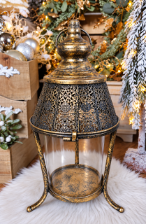 Kovový lampáš so sklom v starozlatom vintage štýle 38 × 19 cm