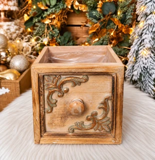 Drevený box na aranžovanie s ornamentom 13 × 13 cm